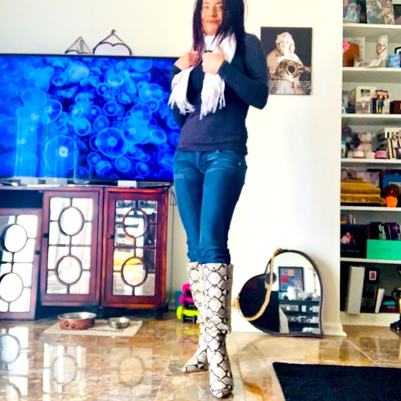 Snakeskin Boots Size 8 3” heel in perfect condition. Worn 1x but look new! - Picture 6 of 7